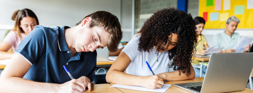 Студенты на парах